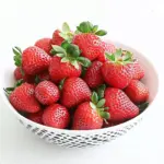 How to Clean Strawberries