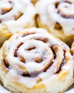 Overnight Buttermilk Soft and Fluffy Cinnamon Rolls